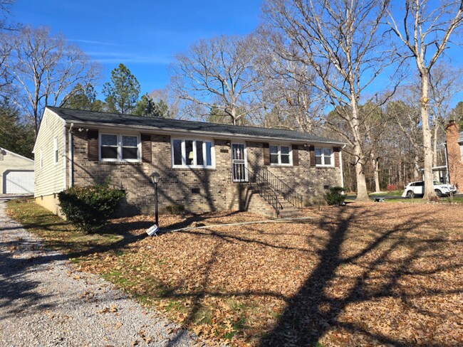 20716 Vernetta Ln, South Chesterfield, VA 23803 - photo 2