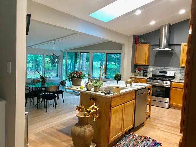 11810 N Schwemer Ln, Mequon, WI 53092 - photo 5