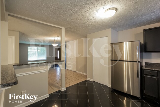 5225 Martins Crossing Rd, Stone Mountain, GA 30088 - photo 7