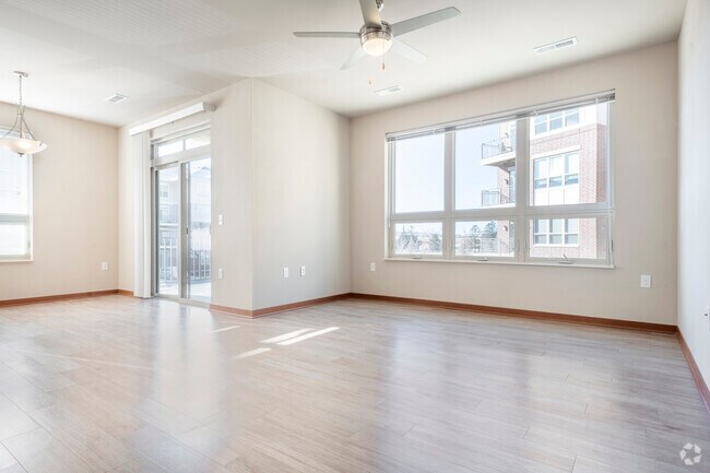 2BR, 2BA - 1168SF - Living Room