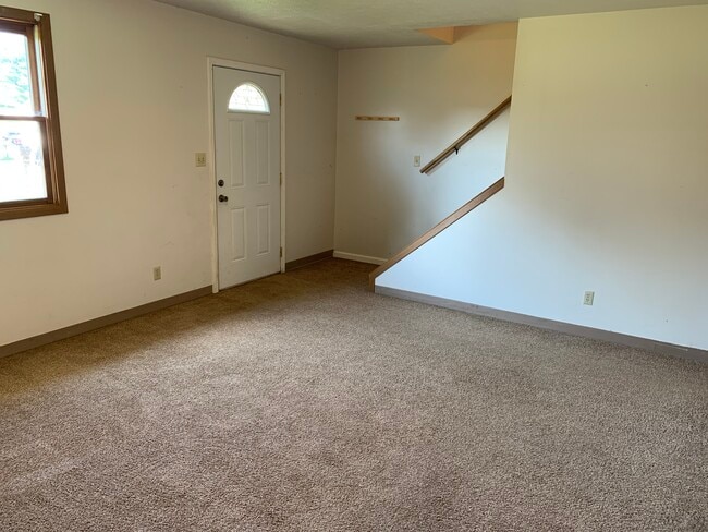 21 Main St, the Plains, OH 45780 - photo 4