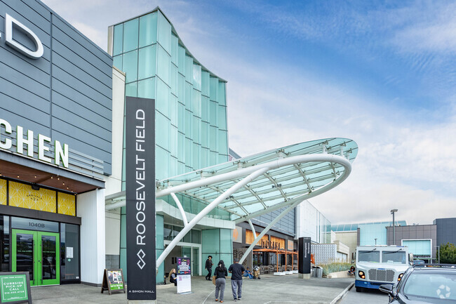 Roosevelt Field Mall is nearby to No Bellmore and is a shopper's paradise.
