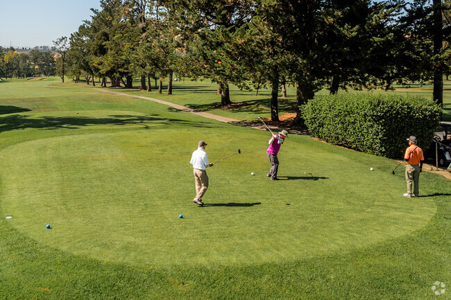 Blue Rock Springs Golf Club is the perfect place to practice golf in Somerset Highlands.