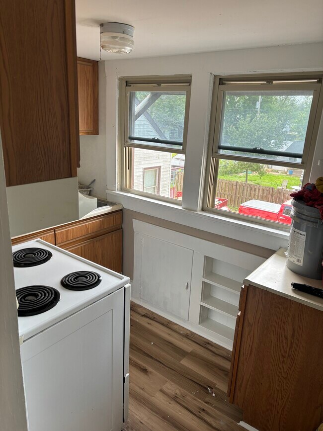 2107 Edith St unit B, Murphysboro, IL 62966 - photo 6