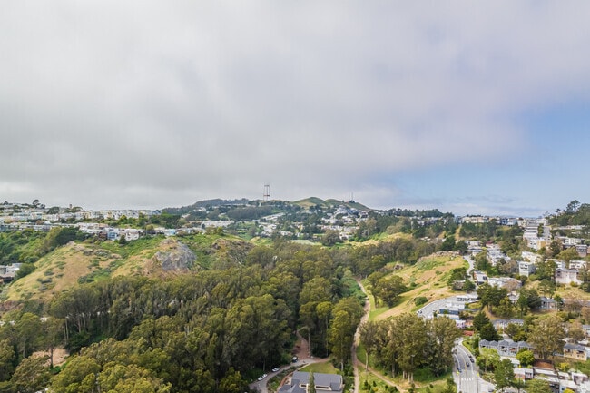 Glen Canyon, a large reserve, sits on the border of Glen Park.