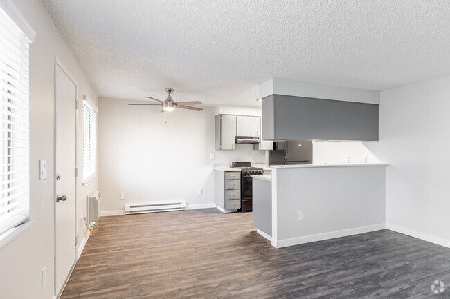 1BR, 1BA - 680SF