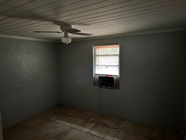 1214 Gillespie Ave unit 1, Albany, GA 31707 - photo 4