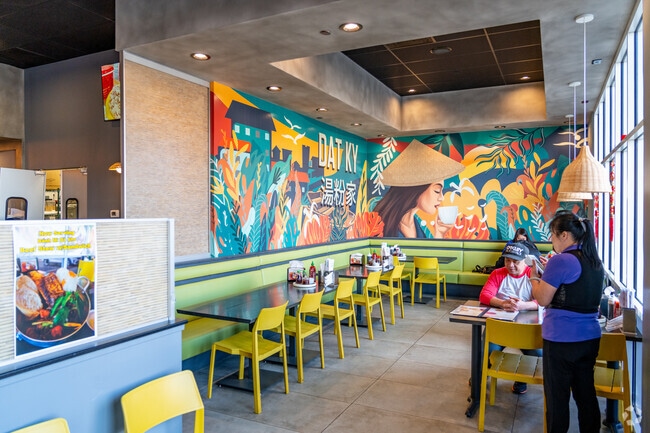 Dat Ky Hu Tieu Nam Vang is a popular Vietnamese noodle restaurant in Southeast Sacramento.