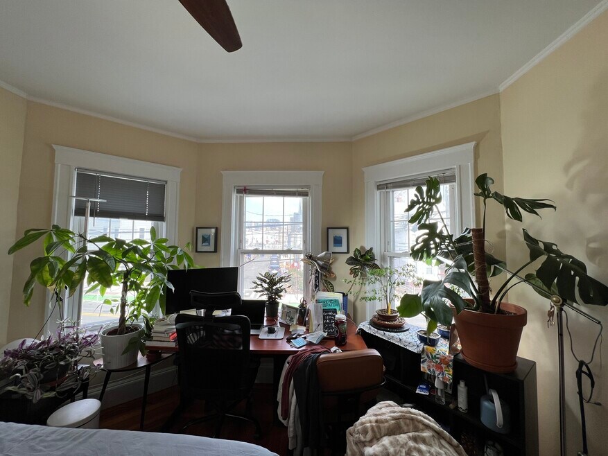 332 Beacon St unit 2, Somerville, MA 02143 - photo 1