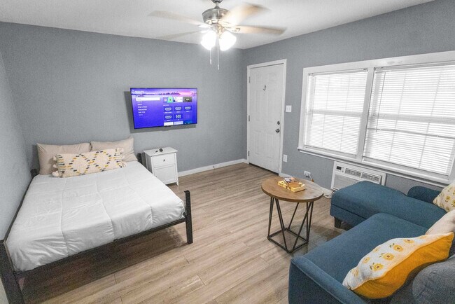 7813 Detroit St unit ID1257726P, Houston, TX 77017 - photo 3