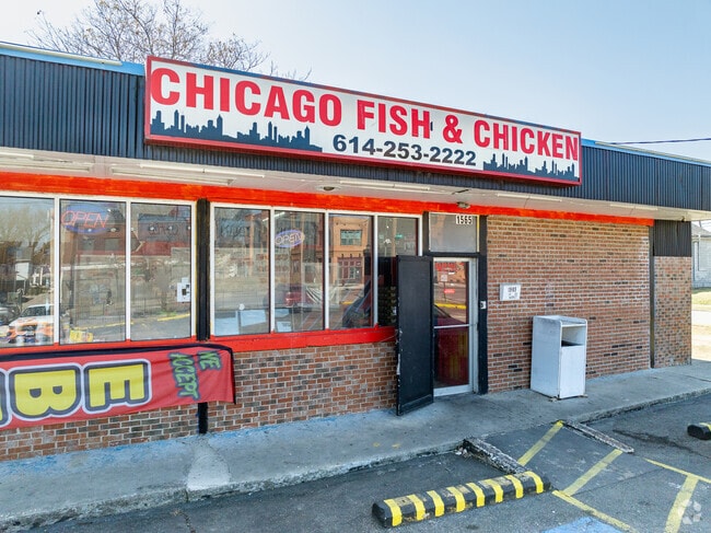 Chicago Fish and Chicken in the South of Main neighborhood is conveniently located on East Main Street.
