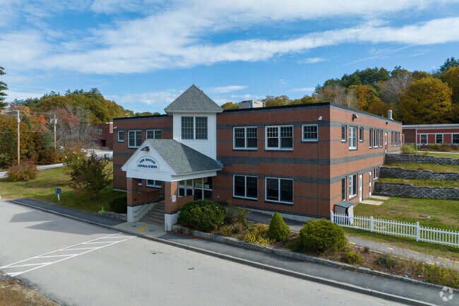 New Boston Central Elementary serves families in the New Boston neighborhood.