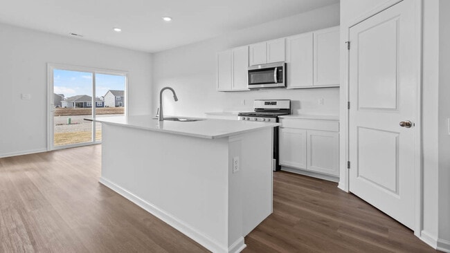 13516 S Coronado Cir, Plainfield, IL 60544 - photo 2