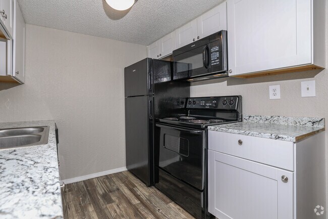 2BR, 2BA - 925SF - Upgrade - Kitchen