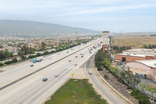 Route 15 connects Hunter's Ridge residents to the rest of the Inland Empire.