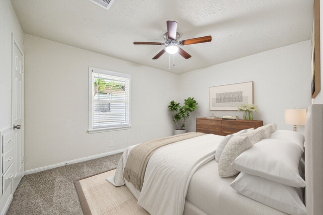 2511 Evergreen Dr, Houston, TX 77087 - photo 2