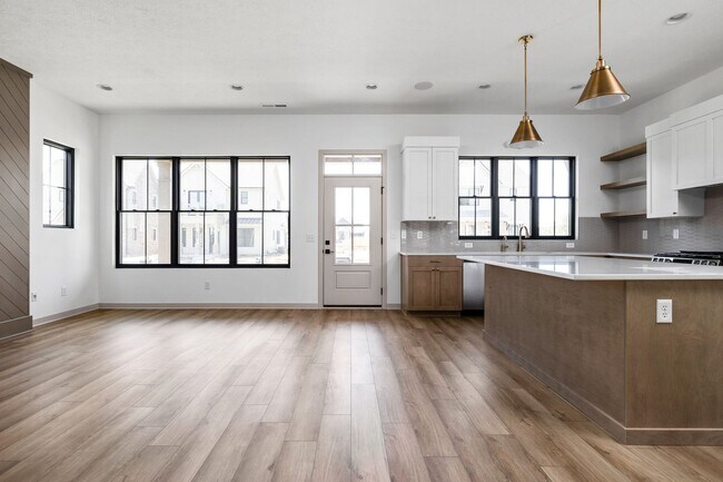 1664 Carrollton Rail Dr, Westfield, IN 46074 - photo 4