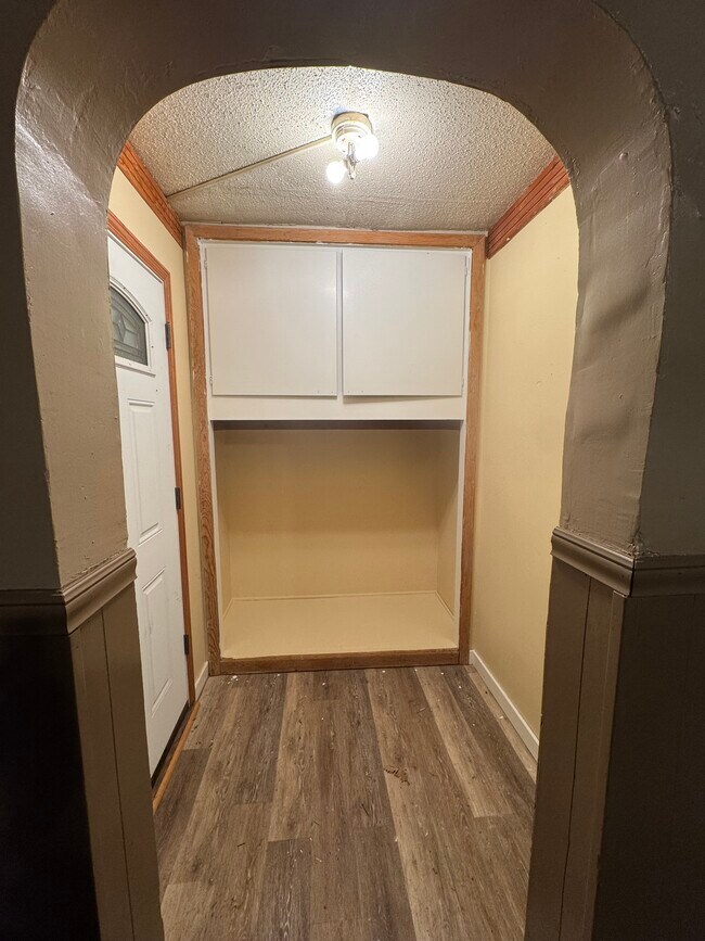 204 Independence Ave S, Clarks Grove, MN 56016 - photo 4