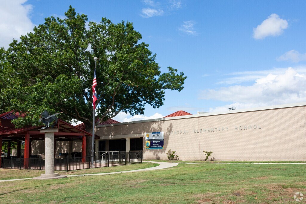 Welcome to Central Elementary School in Seagoville.