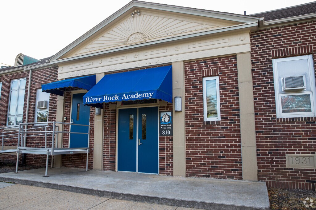 River Rock Academy provides education in the neighborhood of 
Lower Heidelberg.
