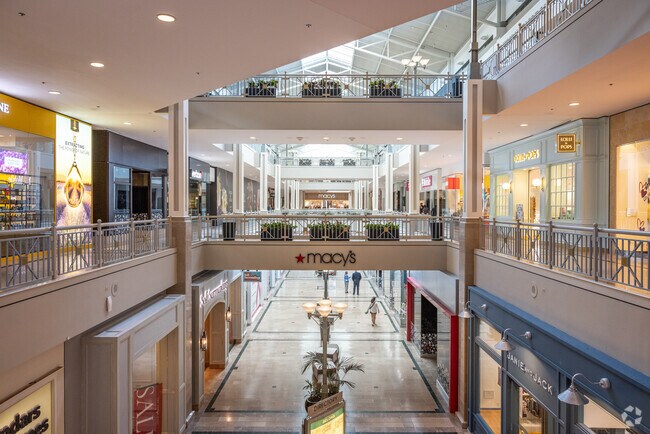 Bridgewater Commons offers both Macy's and Bloomingdale's for shoppers.
