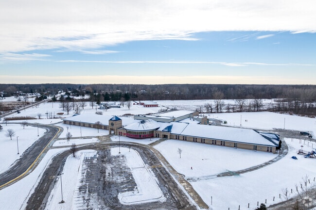 Francois Maconce Elementary School, Campus Overview.