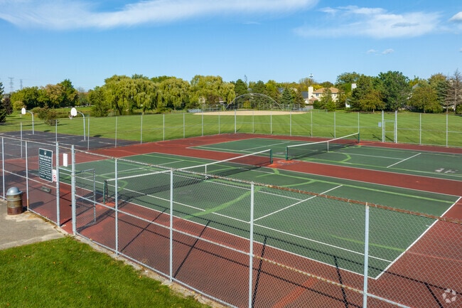 Parkchester Park offers an array of sporting amenities.