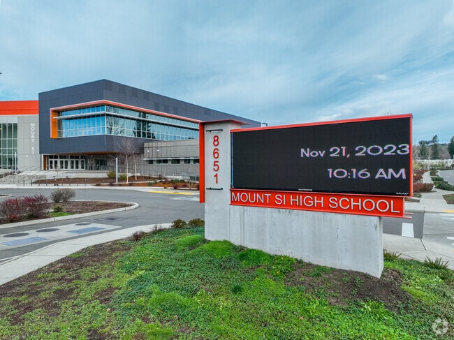 Mount. Si High School