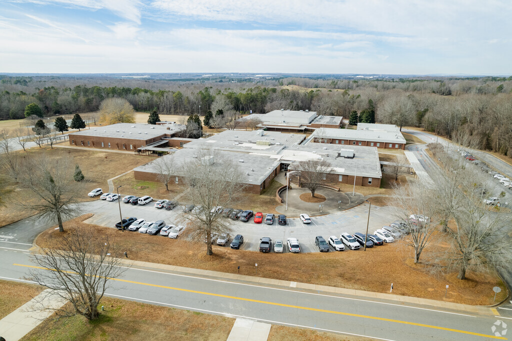 Front view of L.E. Gable Middle School