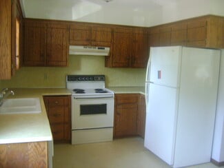 2233 5th Ave NE Unit 2, Upstairs, Anoka, MN 55303