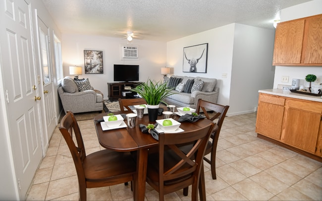 Kadin Trail, Bondurant, IA 50035 - photo 2