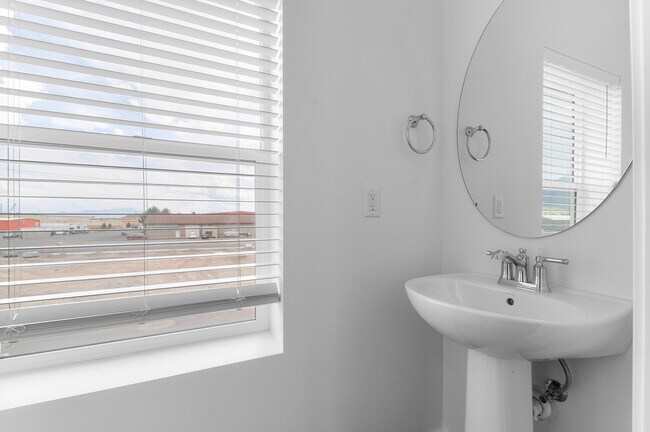 554 N Buffalo Grass Ln, Lindon, UT 84042 - photo 6