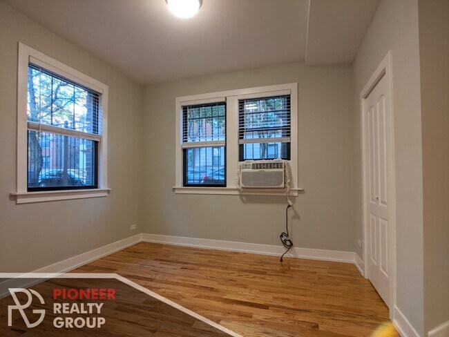 910 W George St unit 910-GDNE, Chicago, IL 60657 - photo 3