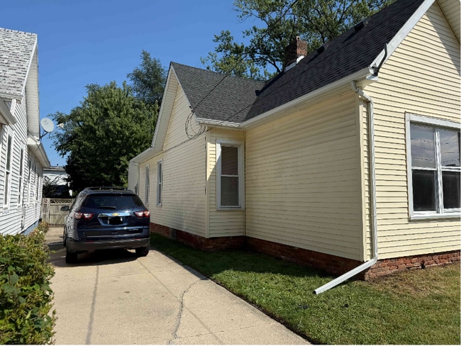 347 Parker Ave, Toledo, OH 43605 - photo 3