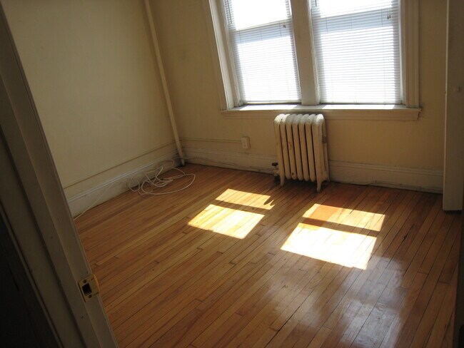 54 Egmont St unit 2, Brookline, MA 02446 - photo 7