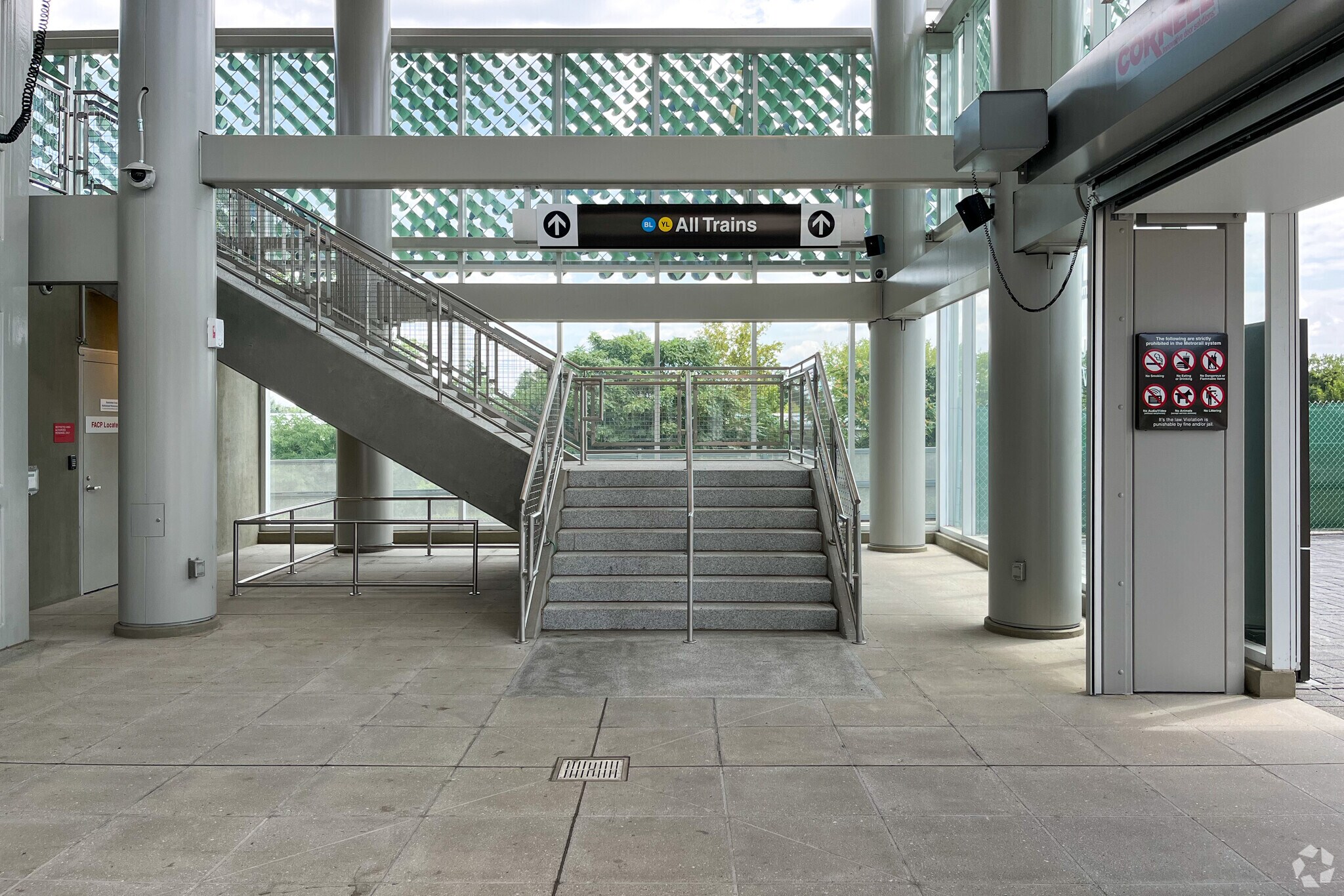 Arlandria is accessible to Washington DC via the Potomac Yard metro station.