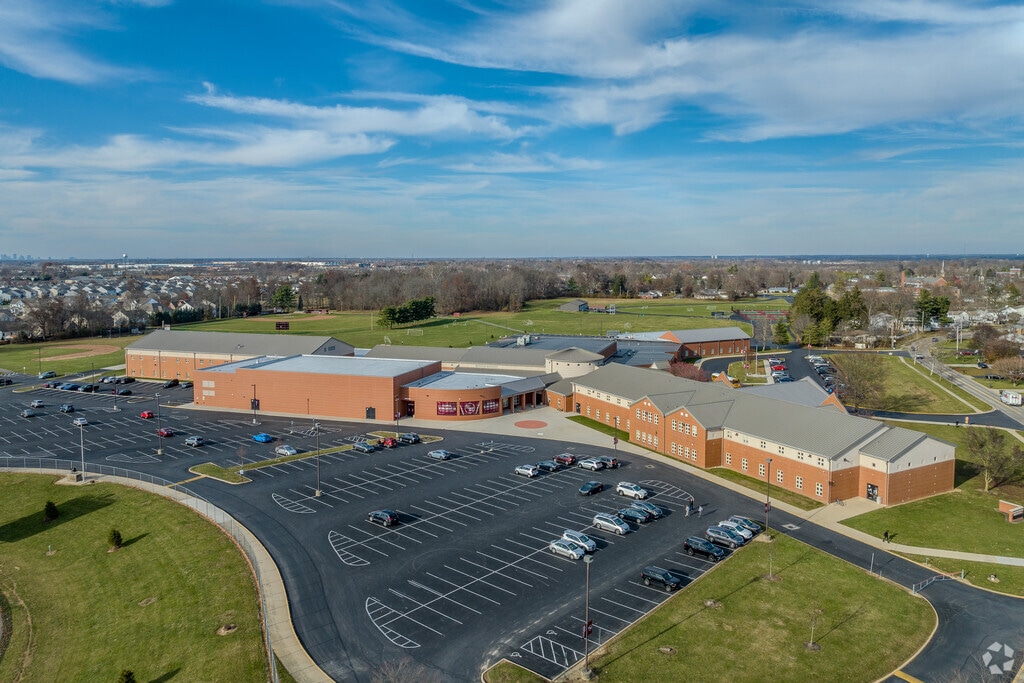 Canal Winchester High School is the only high school in the Canal Winchester School District.