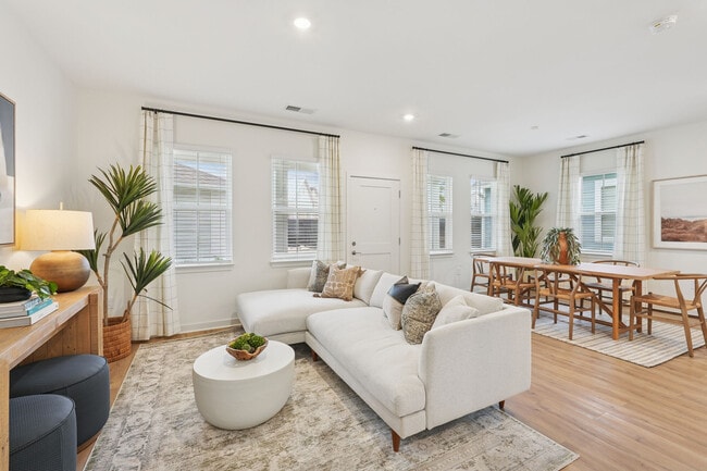 Hamlet Barclay West - Homes & Townhomes for Rent, Wilmington, NC 28412 - photo 2