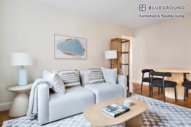 266 Harvard St unit FL1-ID1273, Cambridge, MA 02139 - photo 3