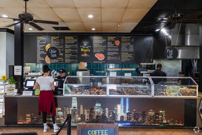 Olde Cypress residents will love the authentic bagels from Straight From NY Bagels.