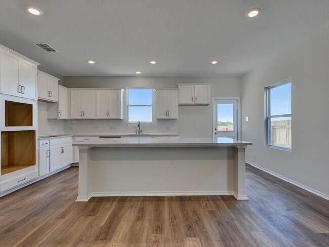 12829 Hill Plains Dr unit 36498019, Schertz, TX 78108 - photo 6