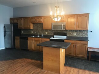 110 1/2 E 6th St Unit 1, Bloomington, IN 47408
