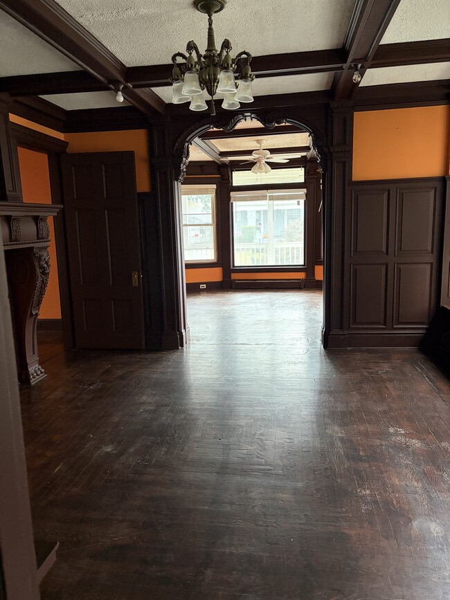 129 Willow St unit 129 willow St 1st fl, Waterbury, CT 06710 - photo 2