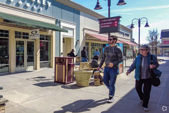 Shop outdoors at the Gloucester Premium Outlets.