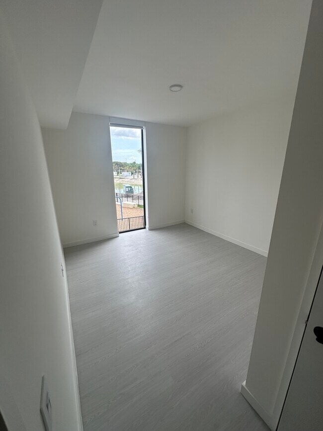 20461 NW 17th Ave unit B, Miami Gardens, FL 33056 - photo 4