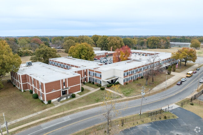 Hillcrest High School in Memphis maintains a 17:1 student-to-teacher ratio.