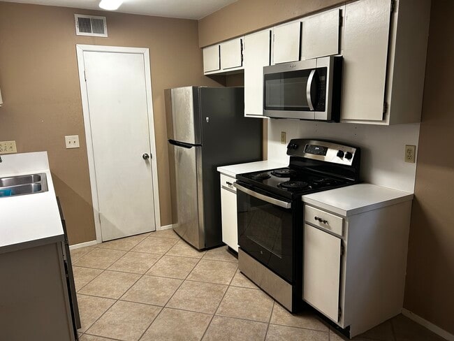 202 E 45th St unit 307, Austin, TX 78751 - photo 3