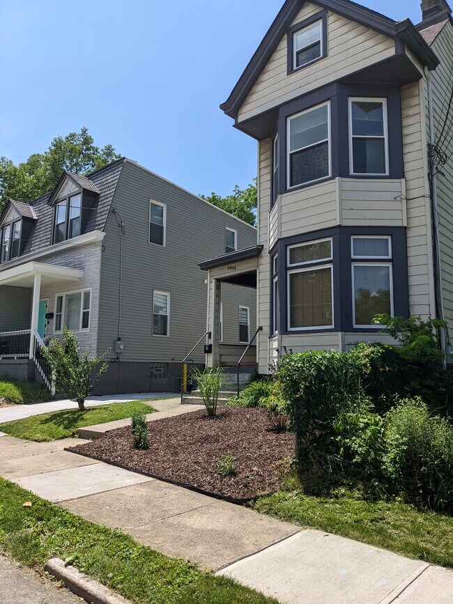2939 Cleinview Ave unit 2, Cincinnati, OH 45206 - photo 3