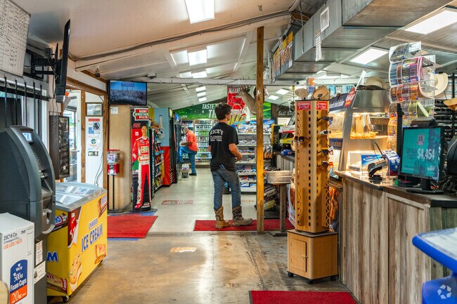 The Pearcy Mall is a small convenience store in the middle of the neighborhood.