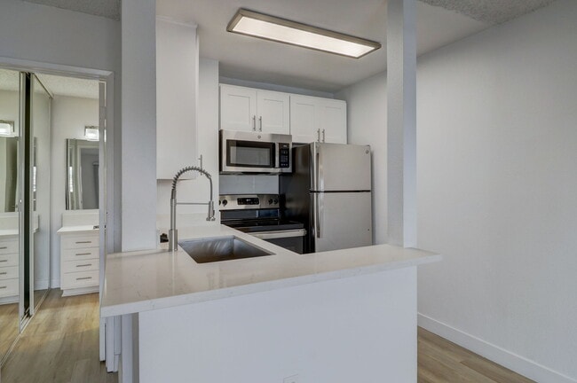 Bay, San Diego, CA 92109 - photo 7